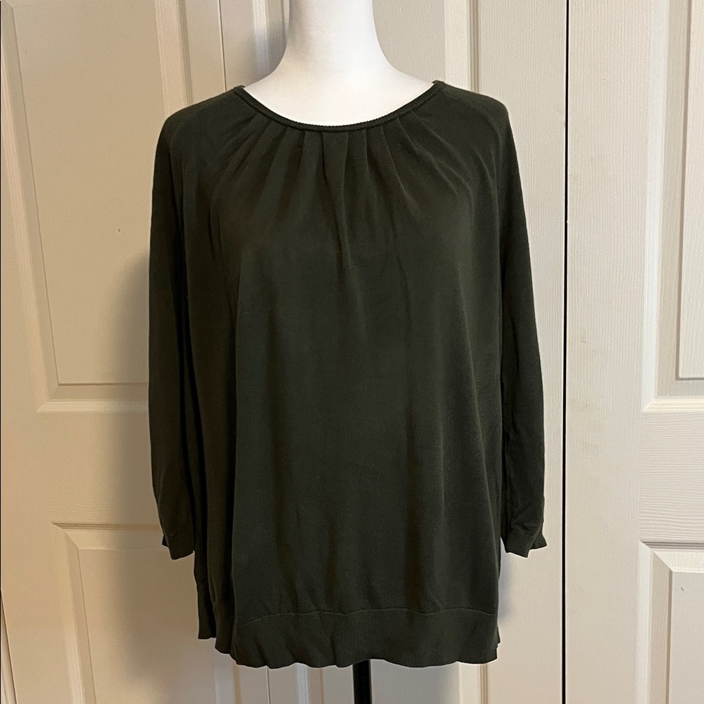 Banana Republic, women’s lightweight sweater, olive green, large, 3/4 sleeves